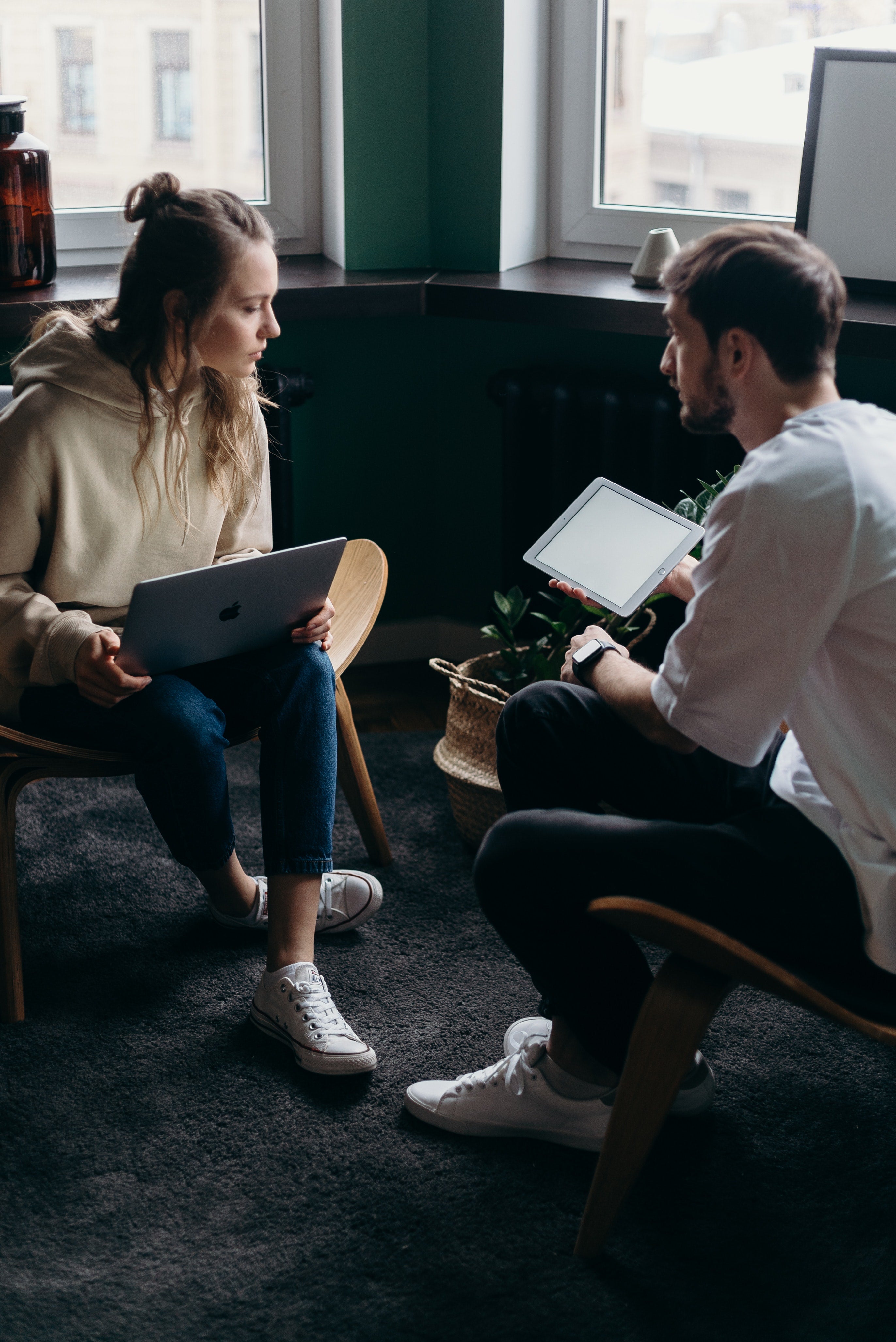 Can you start a business while working a job