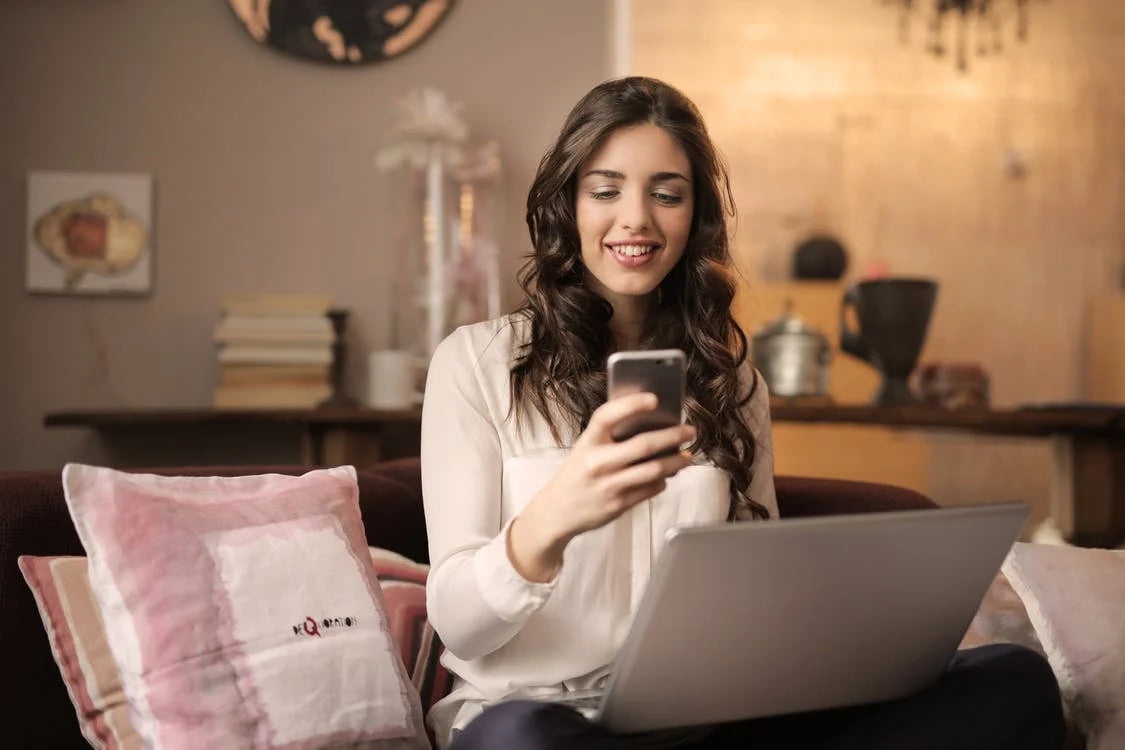 What is the first step to start an ecommerce