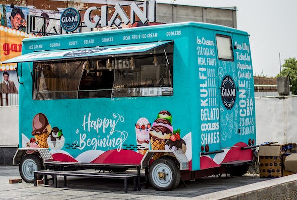 Designing a Memorable Food Truck Wrap and Branding